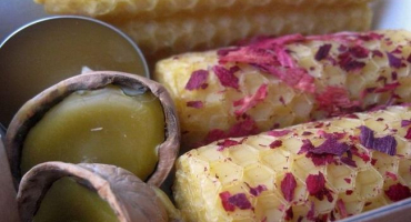 Proč jsou plástve šestihranné a proč je včely potřebují